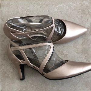 Life Stride Vinci Rose Gold Heels